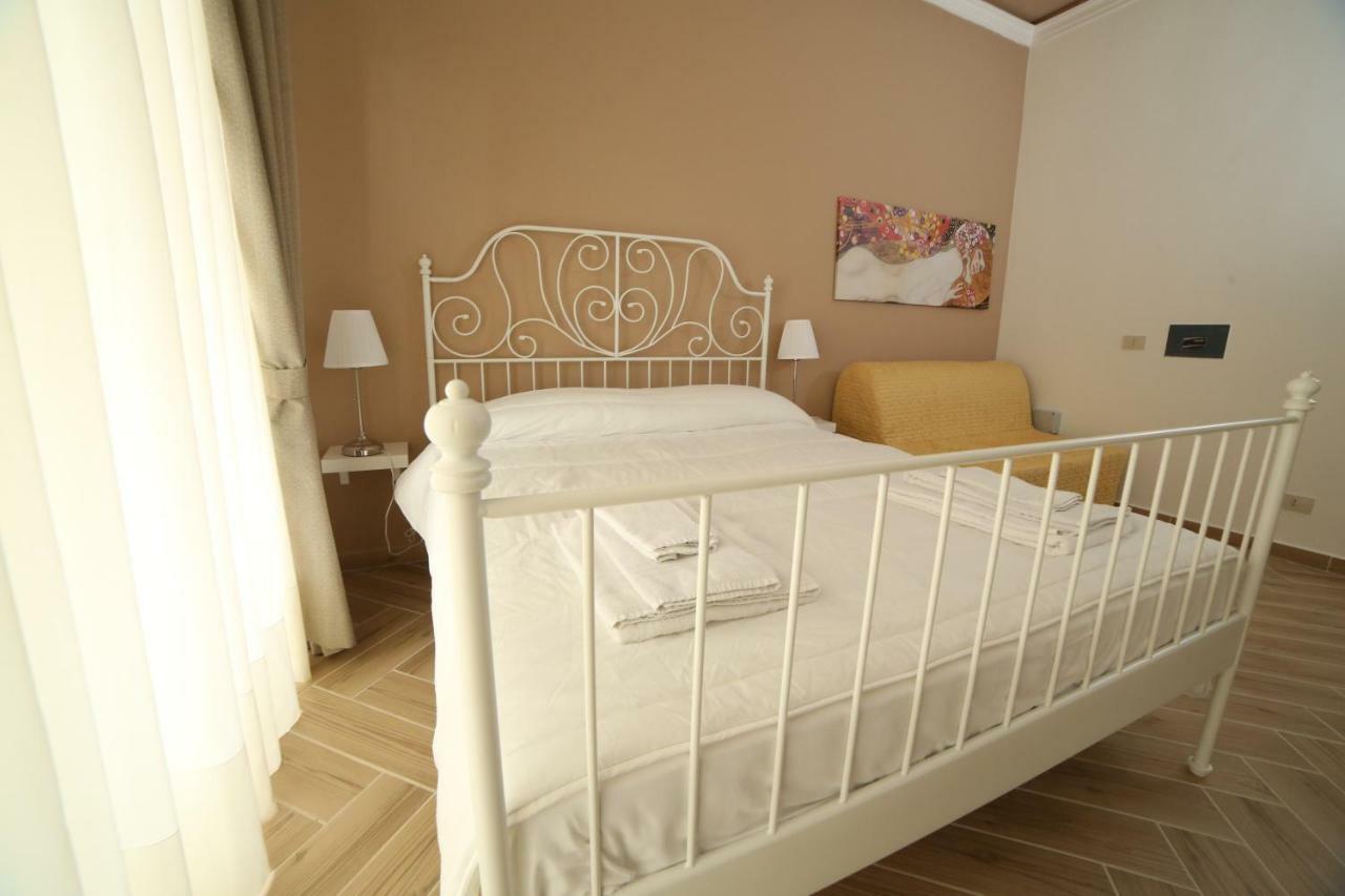 Bed and Breakfast Antichi Soffitti CTA Exterior foto